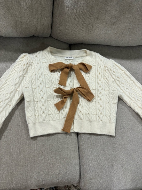 Storia Sweaters - Storia Cream Cable-Knit Cropped Cardigan with Brown Ribbon Ties